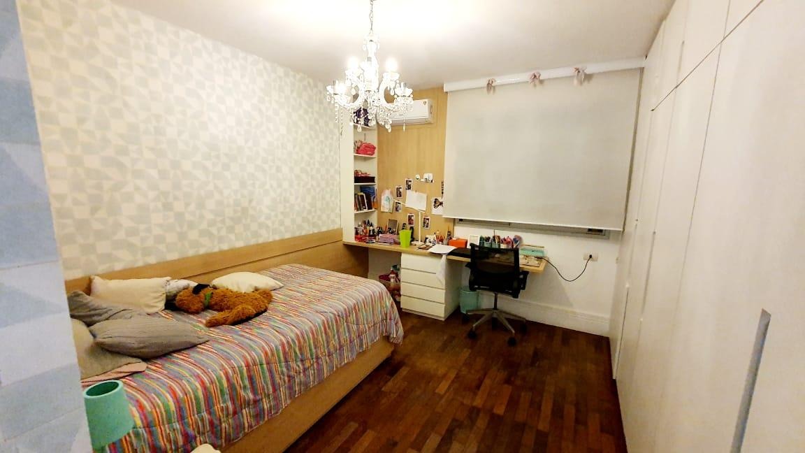 Apartamento à venda com 4 quartos, 234m² - Foto 7