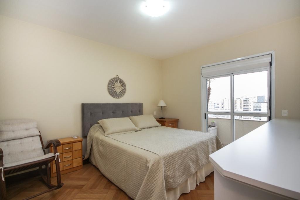 Apartamento à venda com 4 quartos, 195m² - Foto 17