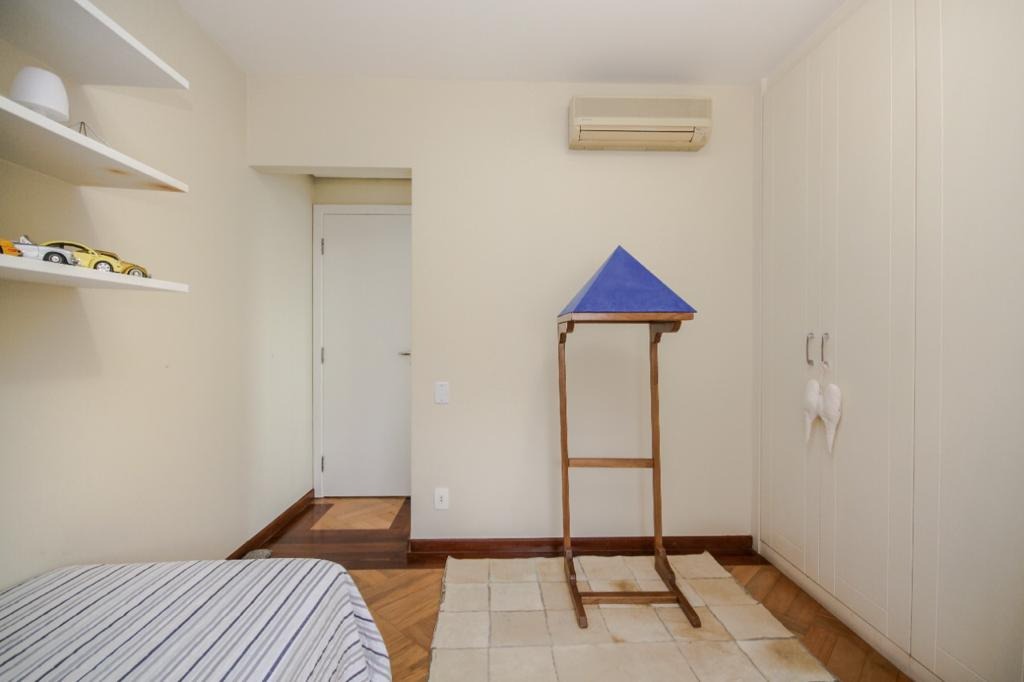 Apartamento à venda com 4 quartos, 195m² - Foto 25