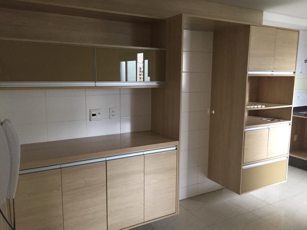 Apartamento à venda com 4 quartos, 172m² - Foto 4