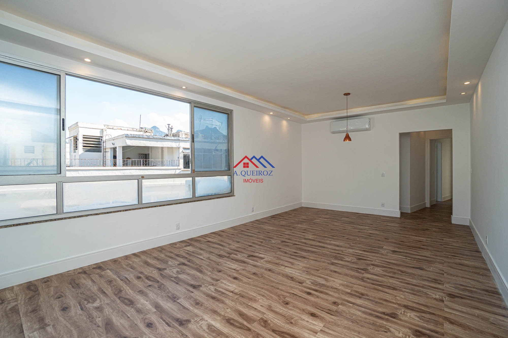 Apartamento à venda com 4 quartos, 130m² - Foto 1