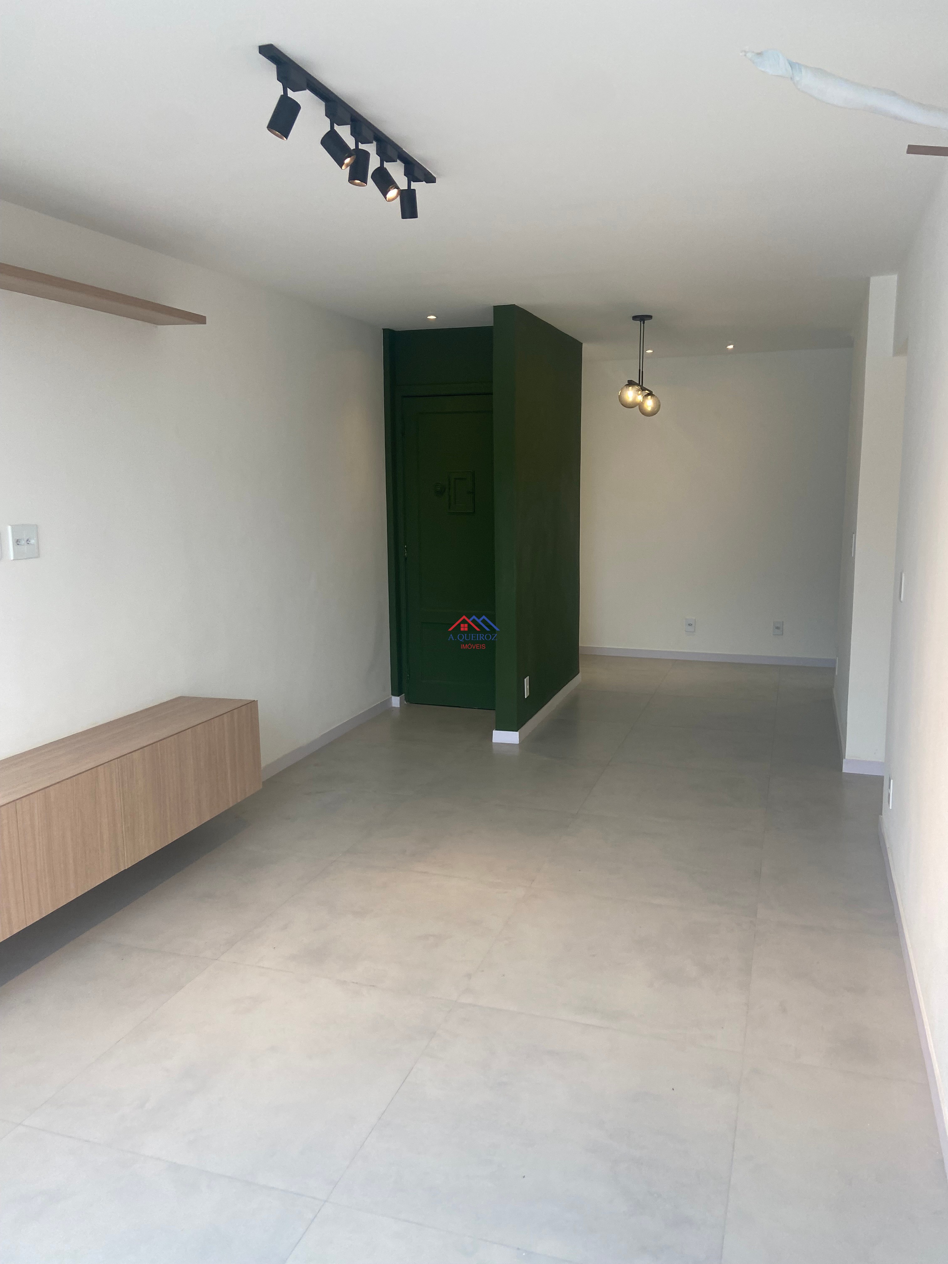 Apartamento à venda com 2 quartos, 64m² - Foto 4