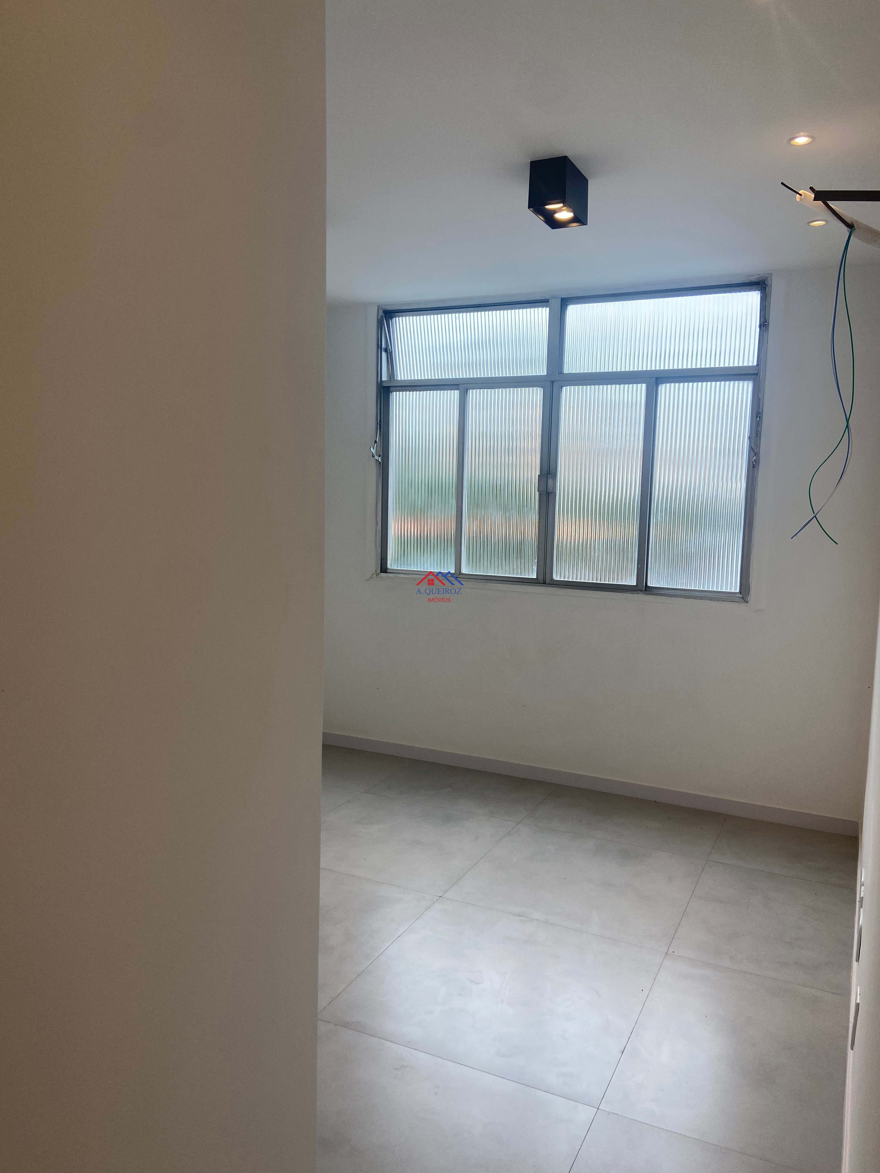 Apartamento à venda com 2 quartos, 64m² - Foto 17