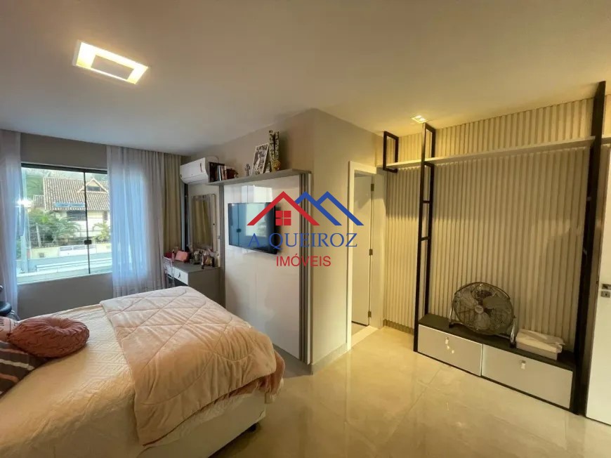 Casa à venda com 4 quartos, 200m² - Foto 16