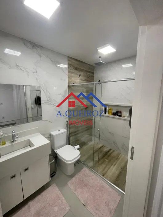 Casa à venda com 4 quartos, 200m² - Foto 14