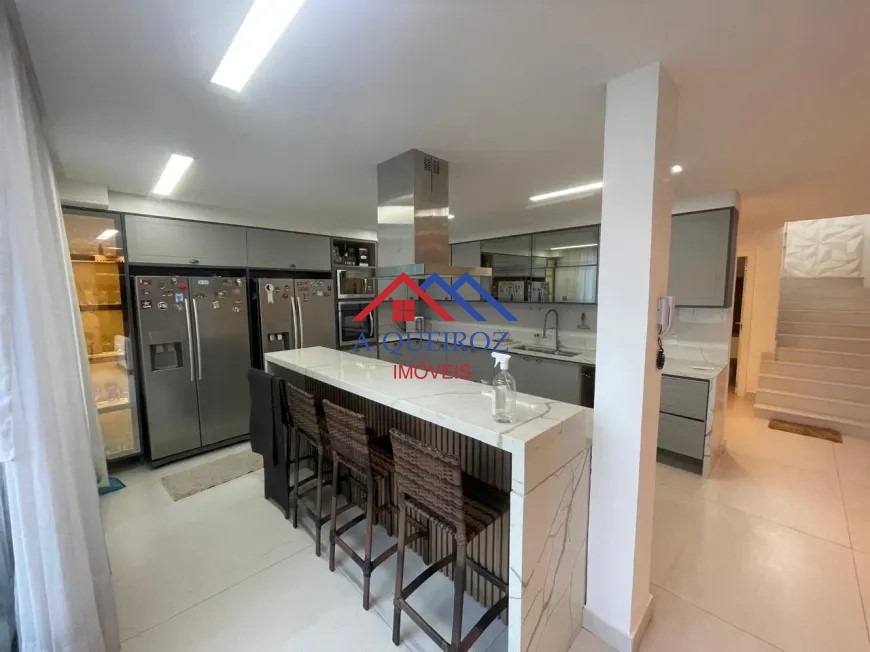 Casa à venda com 4 quartos, 200m² - Foto 12