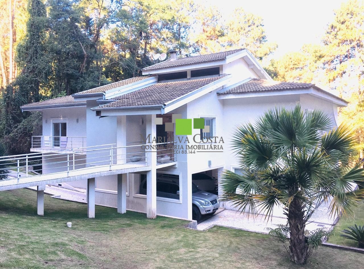 Casa à venda com 3 quartos, 1200m² - Foto 1