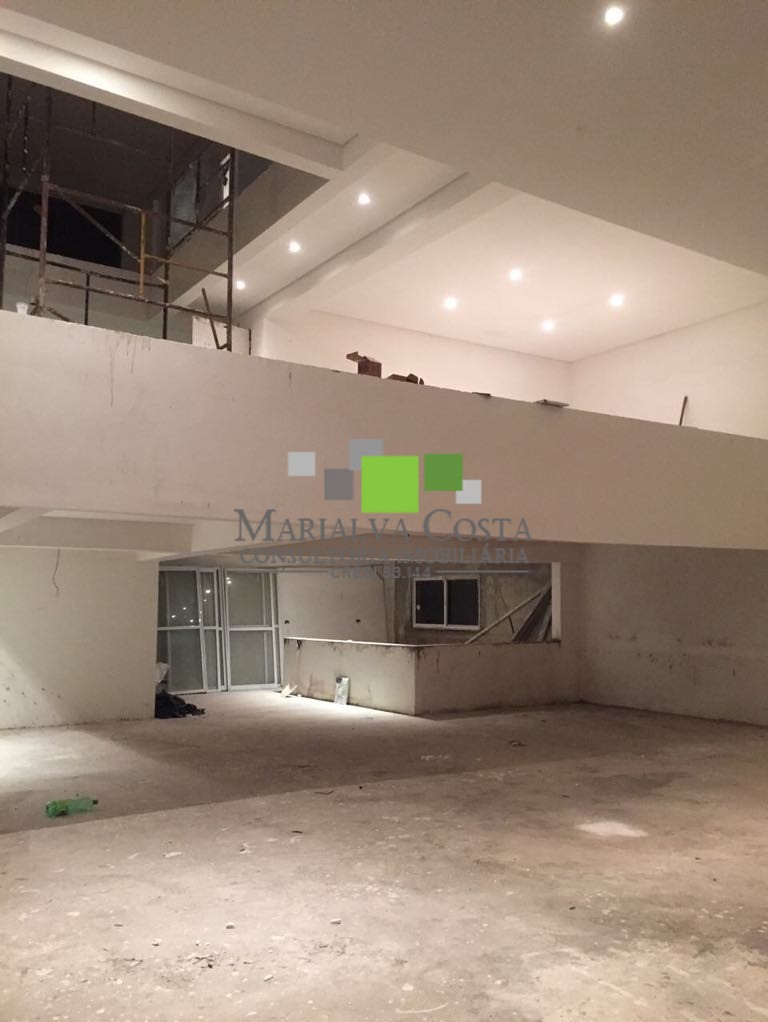 Casa à venda com 4 quartos, 450m² - Foto 4