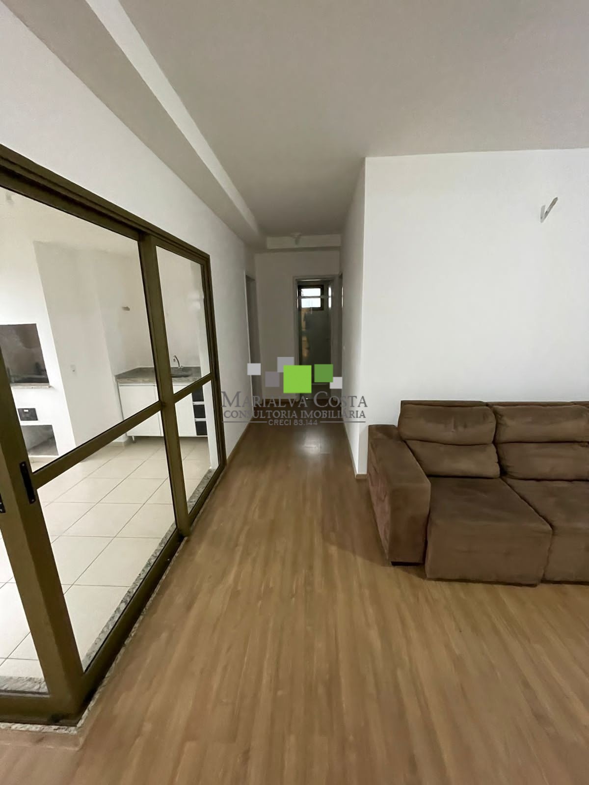 Apartamento à venda com 3 quartos, 100m² - Foto 2