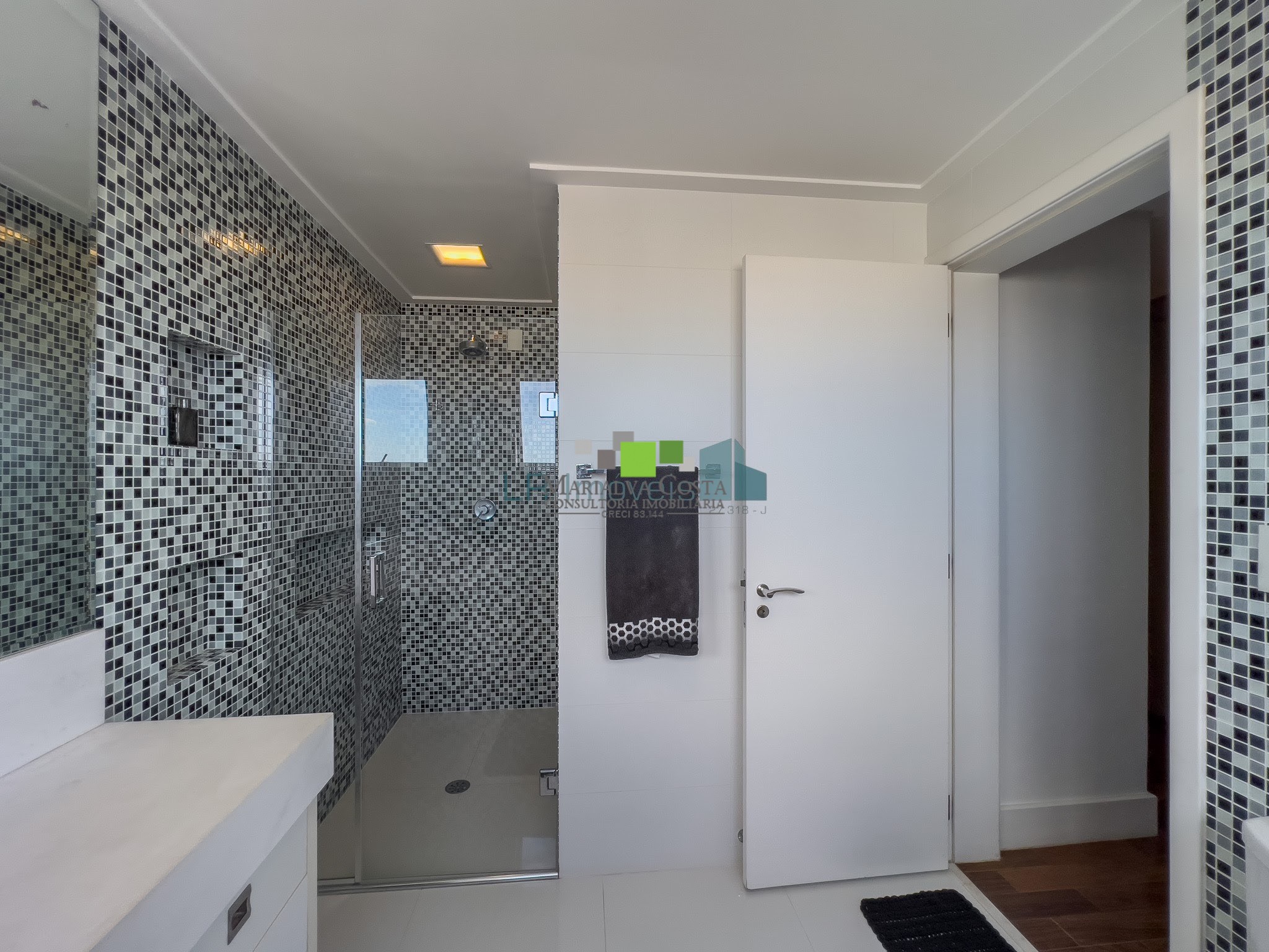 Apartamento à venda com 4 quartos, 278m² - Foto 2