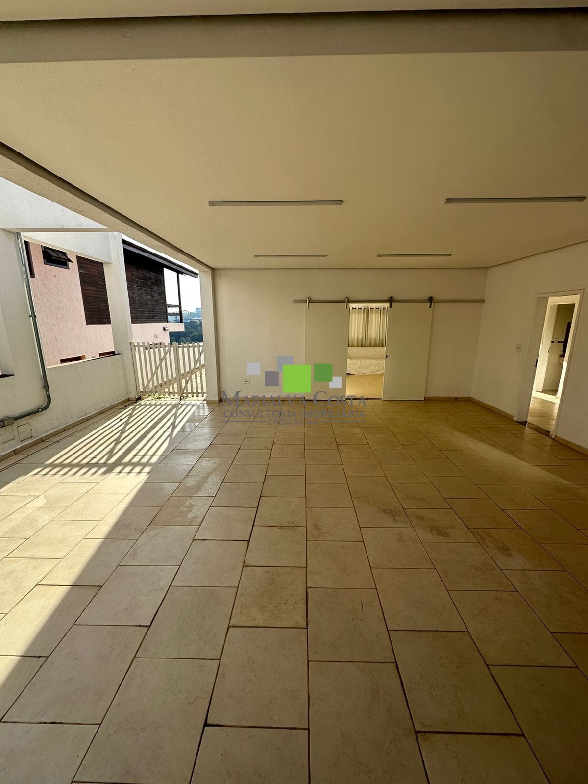 Casa à venda com 5 quartos, 300m² - Foto 37