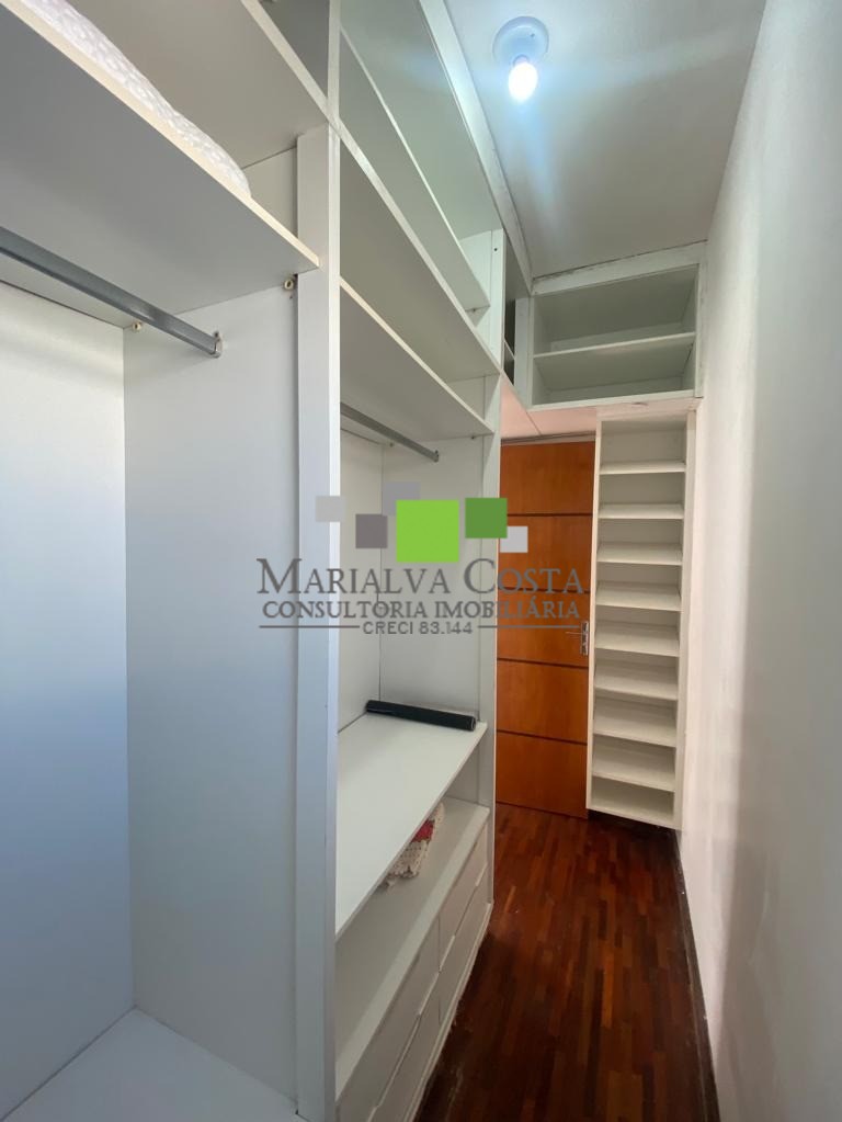 Casa à venda com 5 quartos, 300m² - Foto 32