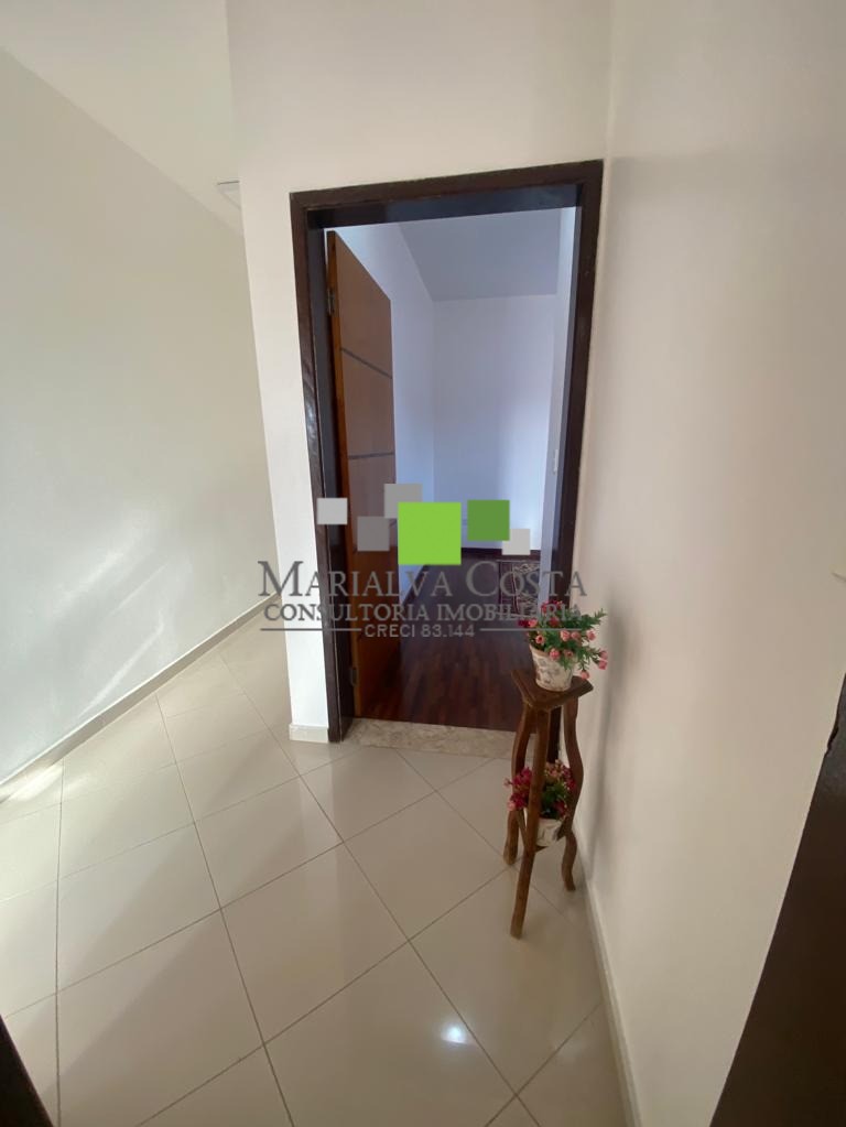 Casa à venda com 5 quartos, 300m² - Foto 17