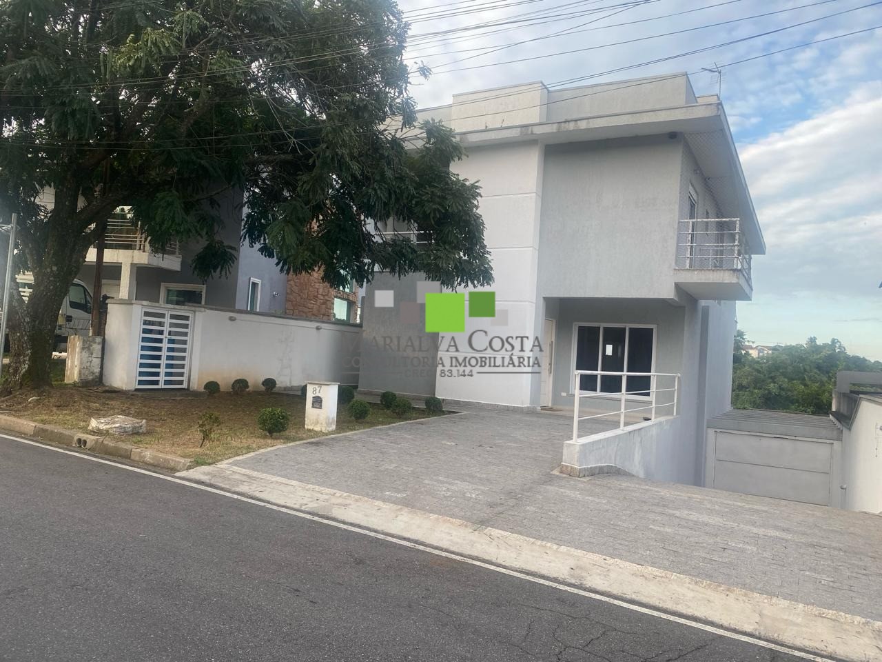 Casa, 4 quartos, 246 m² - Foto 1