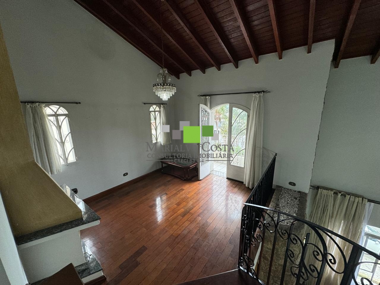 Casa à venda com 6 quartos, 280m² - Foto 24