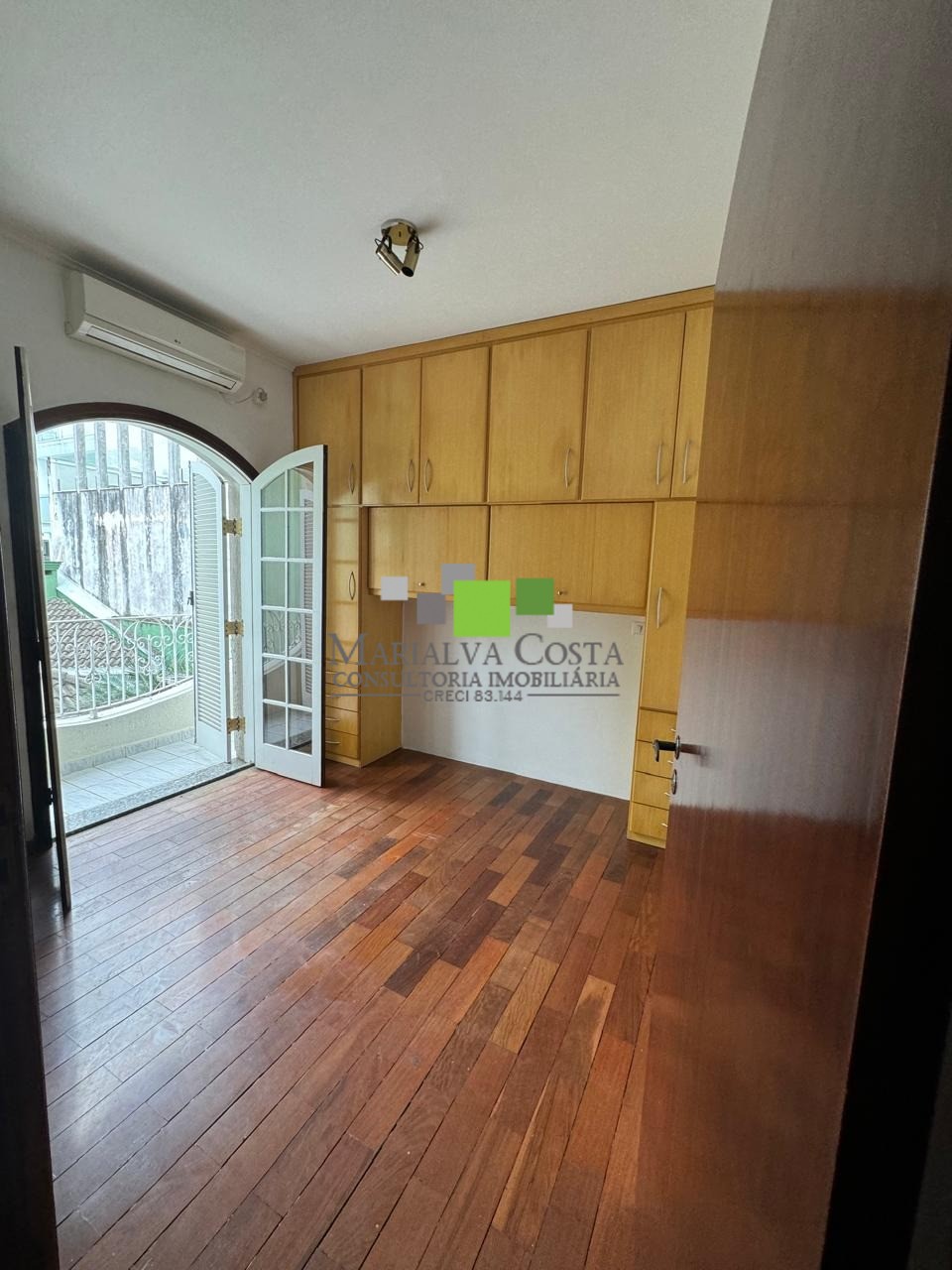 Casa à venda com 6 quartos, 280m² - Foto 34