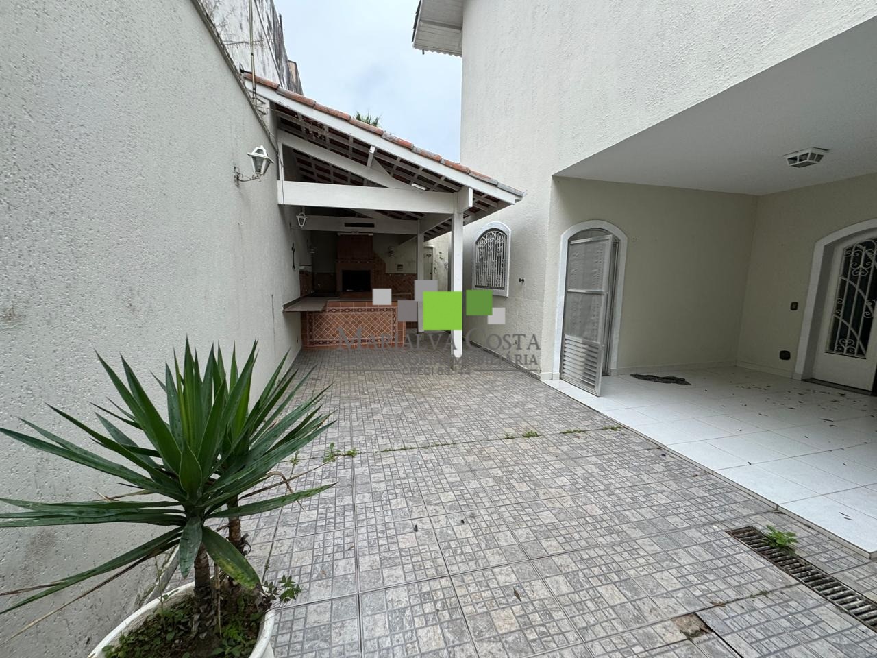 Casa à venda com 6 quartos, 280m² - Foto 18