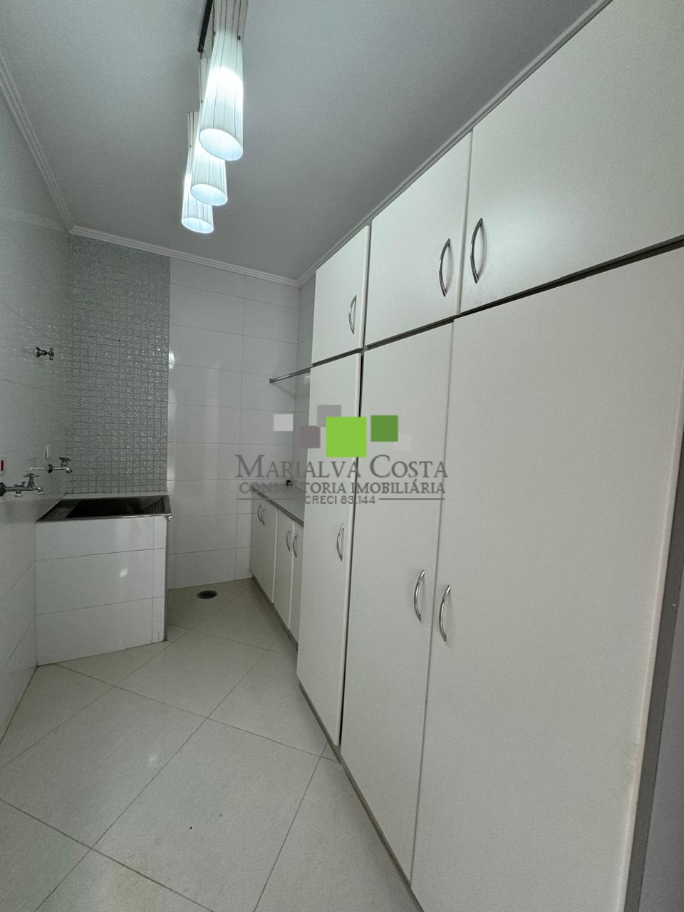 Casa à venda com 6 quartos, 280m² - Foto 13