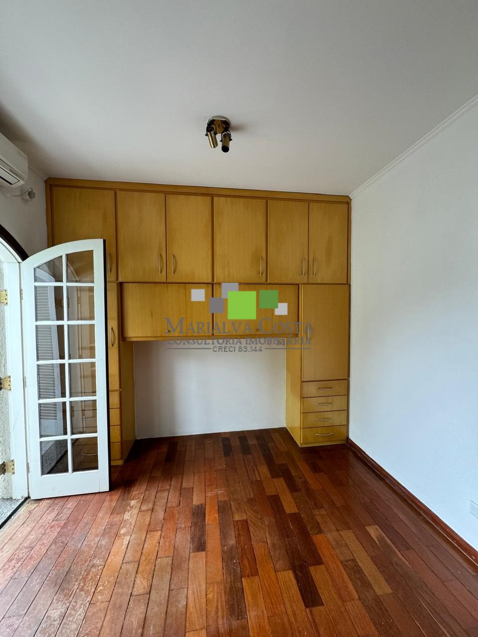 Casa à venda com 6 quartos, 280m² - Foto 35