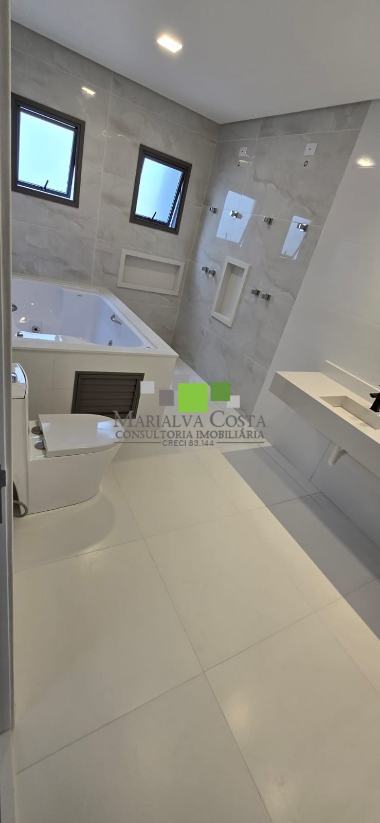 Casa à venda com 4 quartos, 300m² - Foto 16