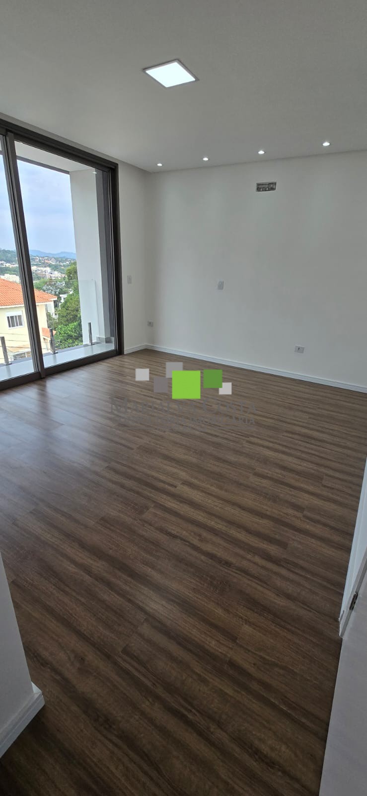 Casa à venda com 4 quartos, 300m² - Foto 15