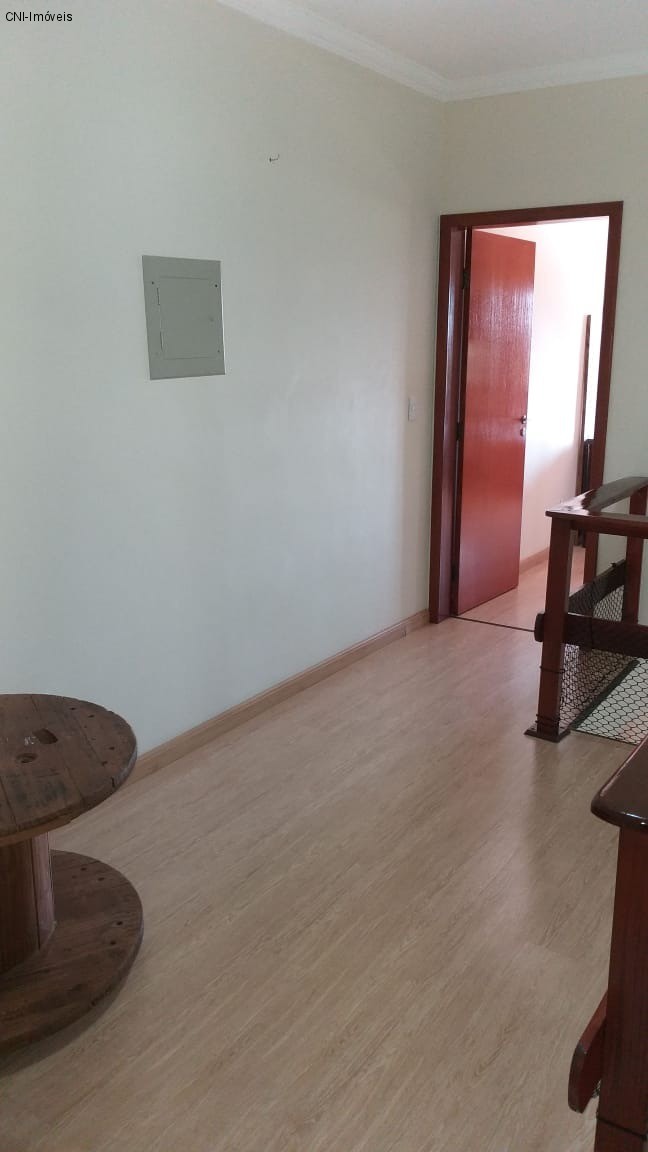 Casa à venda com 2 quartos, 170m² - Foto 2