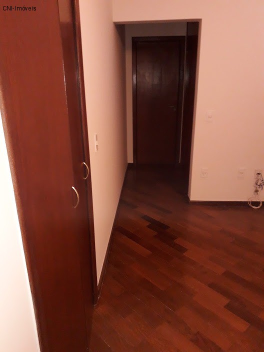 Casa à venda com 3 quartos, 320m² - Foto 14