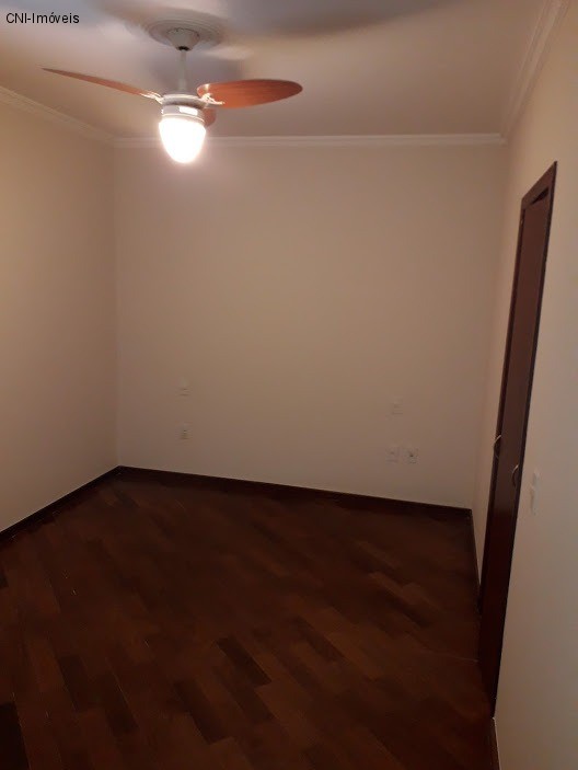 Casa à venda com 3 quartos, 320m² - Foto 15