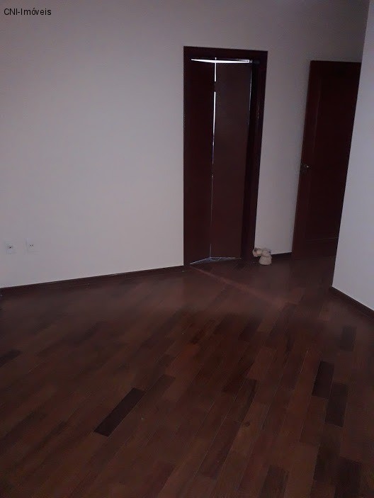 Casa à venda com 3 quartos, 320m² - Foto 25