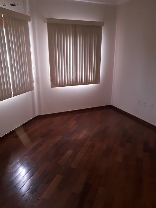 Casa à venda com 3 quartos, 320m² - Foto 30