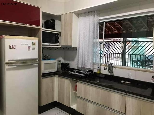 Casa à venda com 3 quartos, 89m² - Foto 1