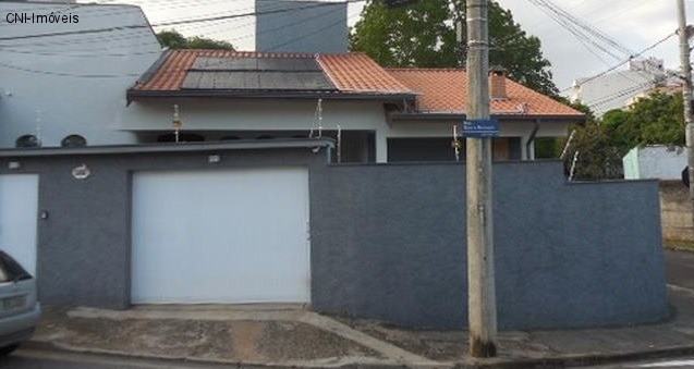 Casa à venda com 3 quartos, 220m² - Foto 2