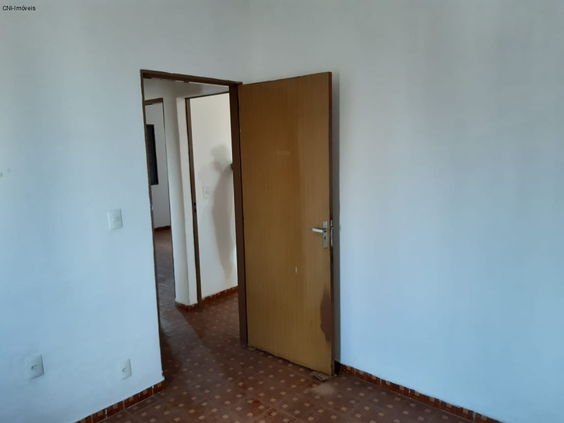 Casa à venda com 3 quartos, 300m² - Foto 3