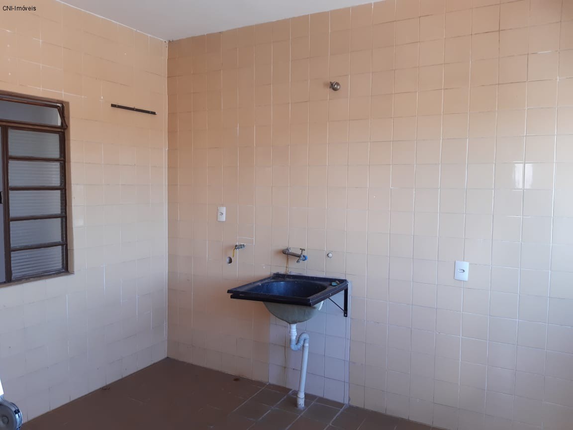 Casa à venda com 3 quartos, 300m² - Foto 4