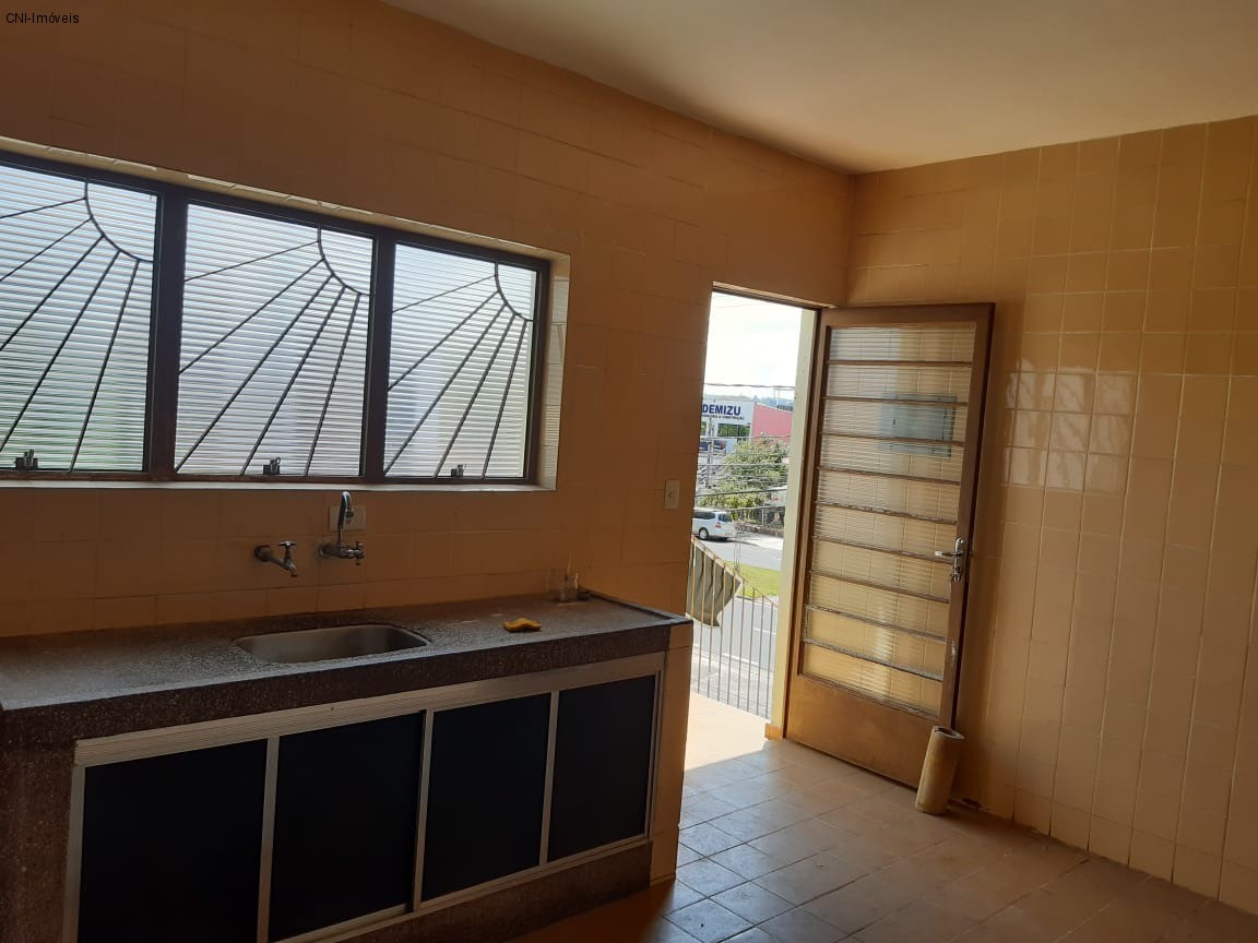 Casa à venda com 3 quartos, 300m² - Foto 18