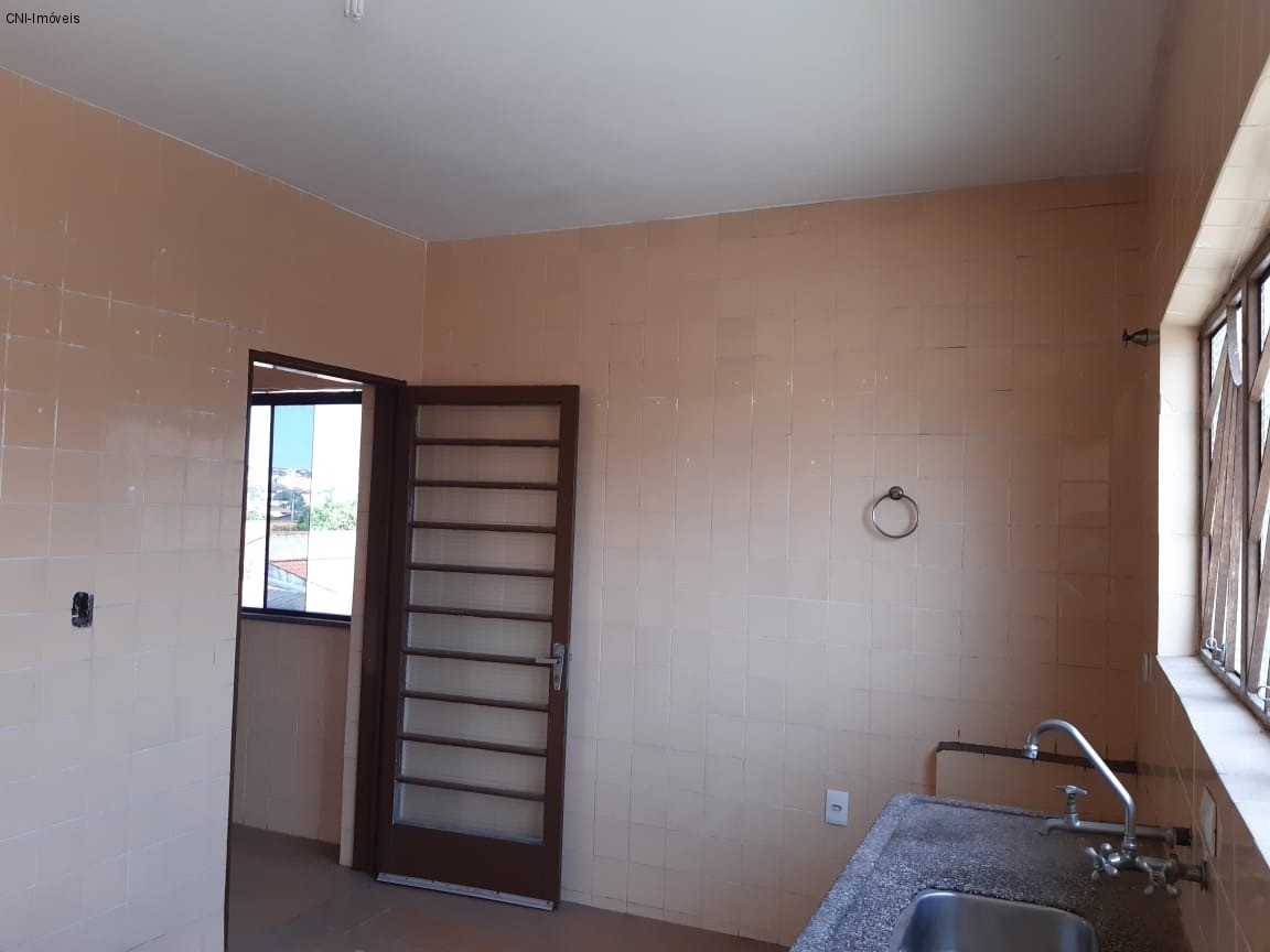 Casa à venda com 3 quartos, 300m² - Foto 19