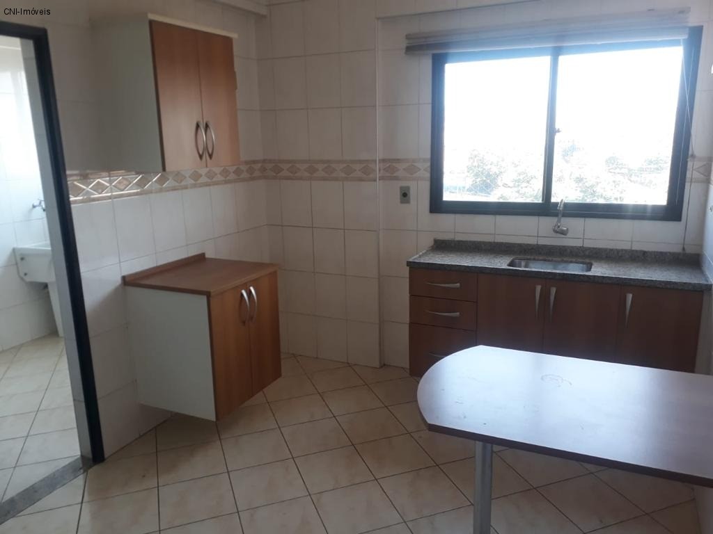 Apartamento à venda com 3 quartos, 137m² - Foto 7