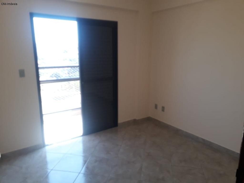 Apartamento à venda com 3 quartos, 137m² - Foto 11