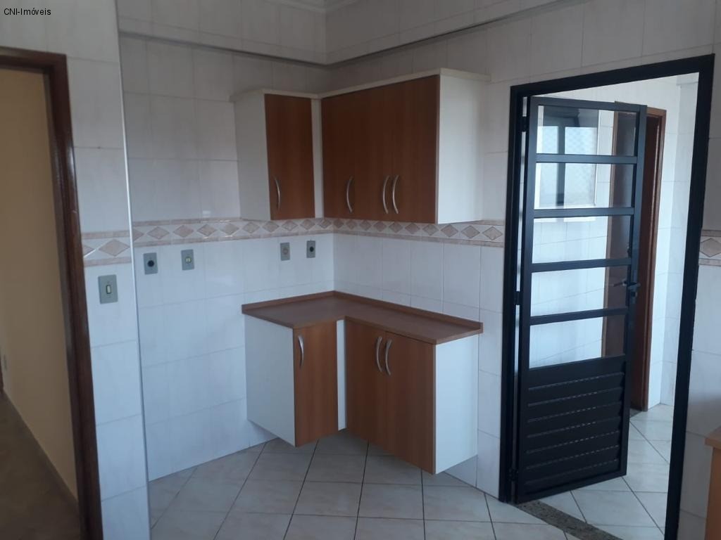 Apartamento à venda com 3 quartos, 137m² - Foto 17