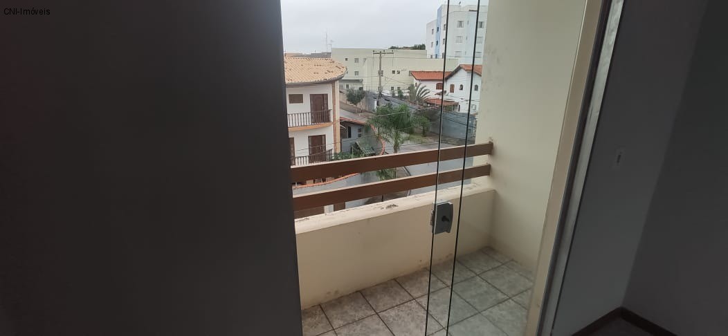 Apartamento à venda com 3 quartos, 80m² - Foto 3