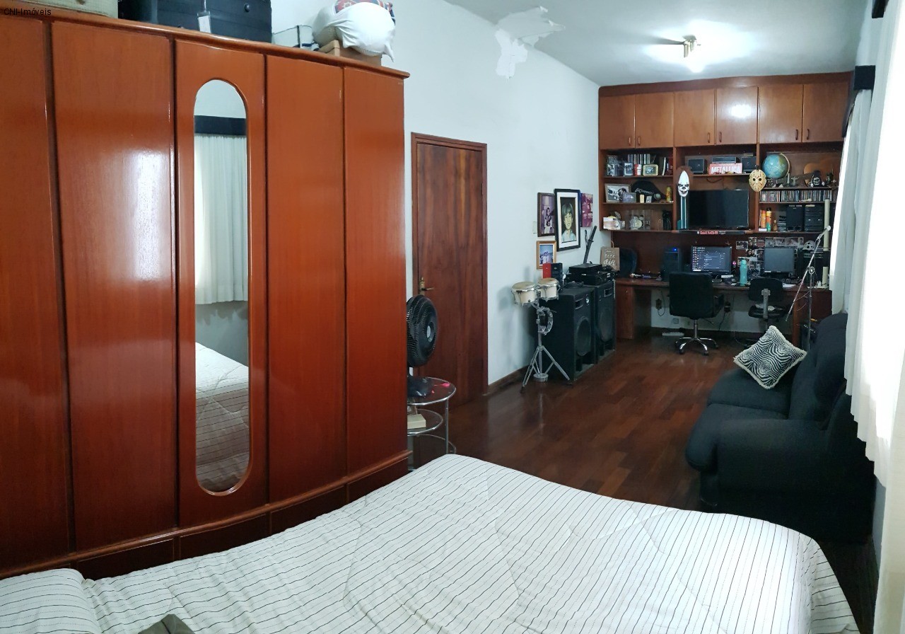 Casa à venda com 3 quartos, 322m² - Foto 24