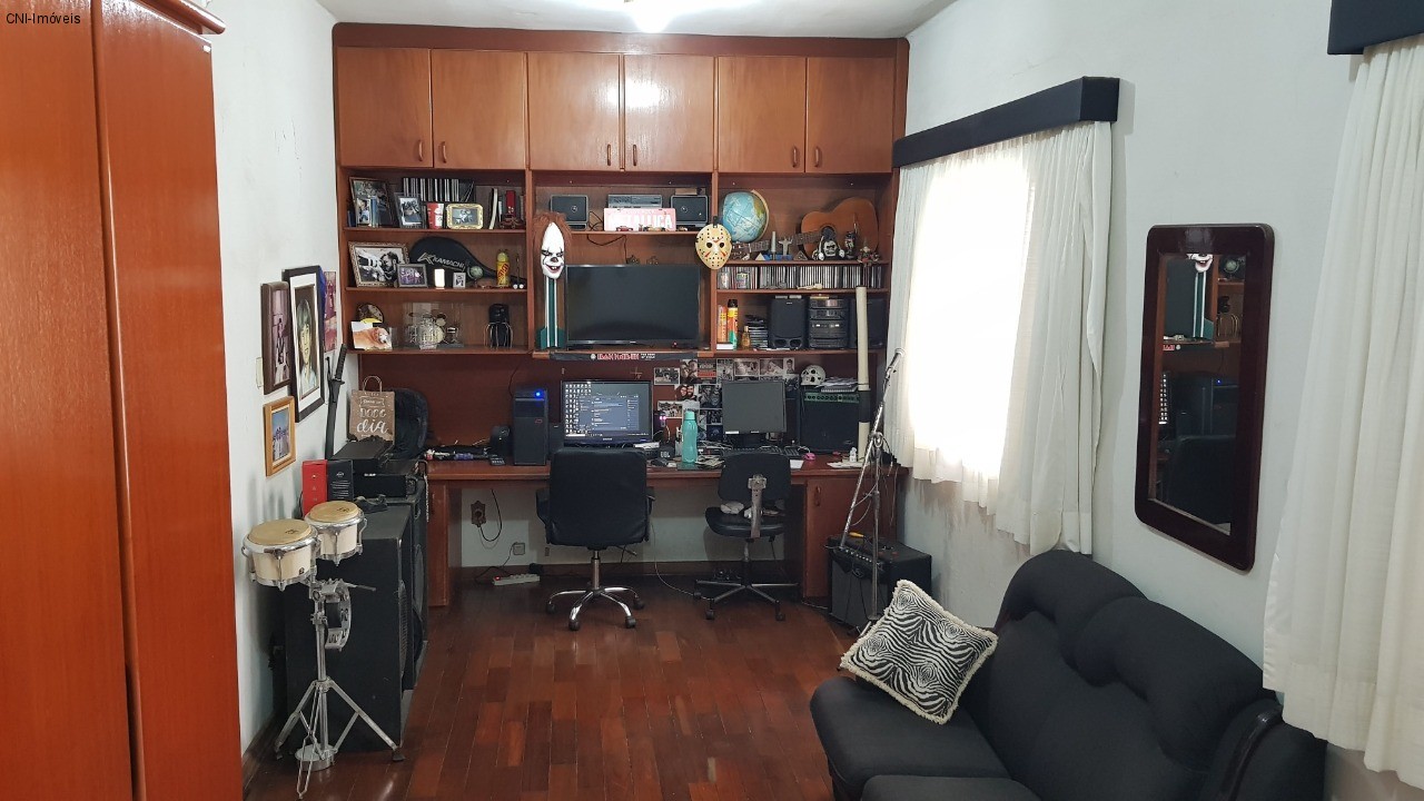 Casa à venda com 3 quartos, 322m² - Foto 7