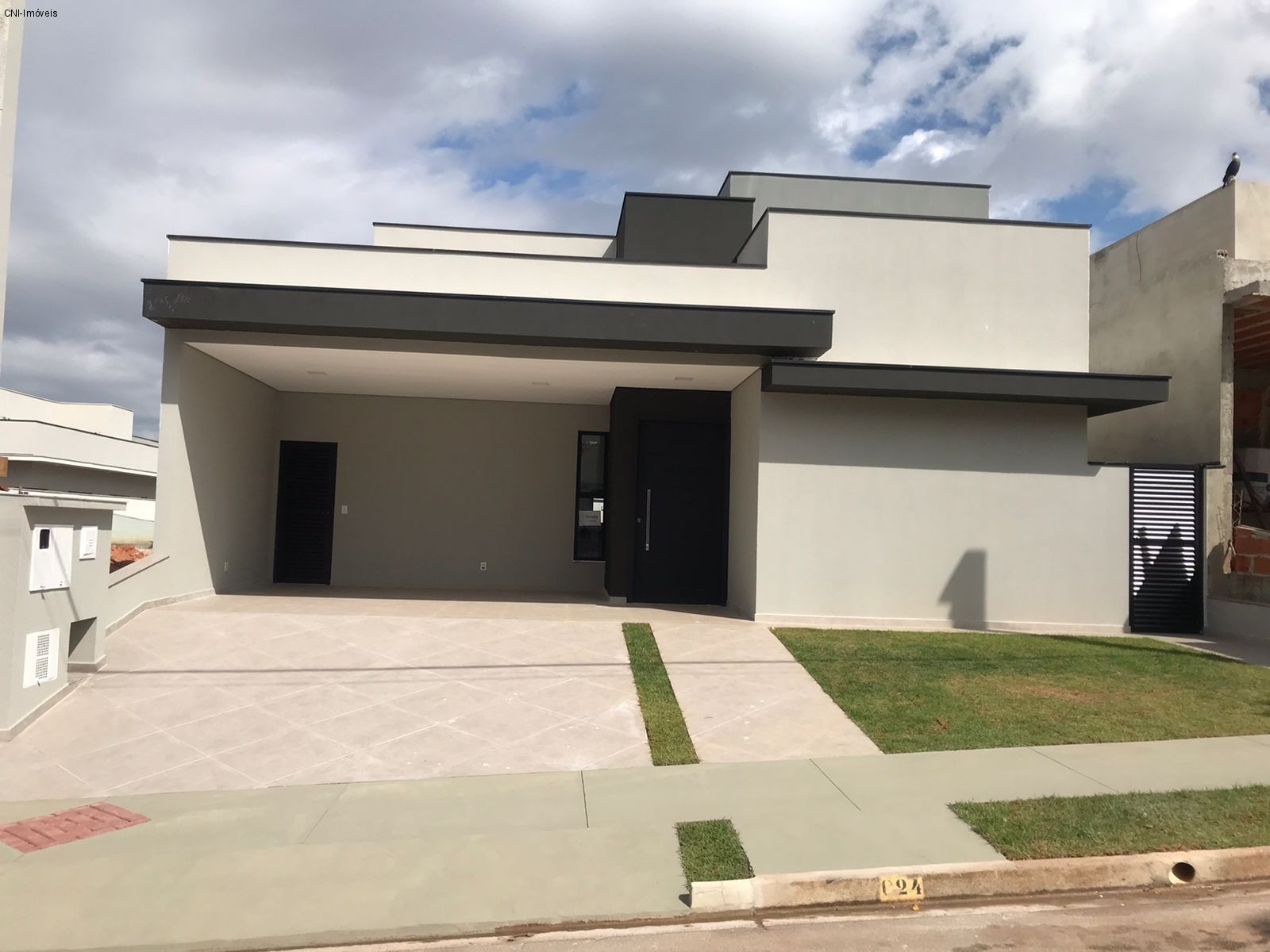 Casa à venda com 3 quartos, 175m² - Foto 1