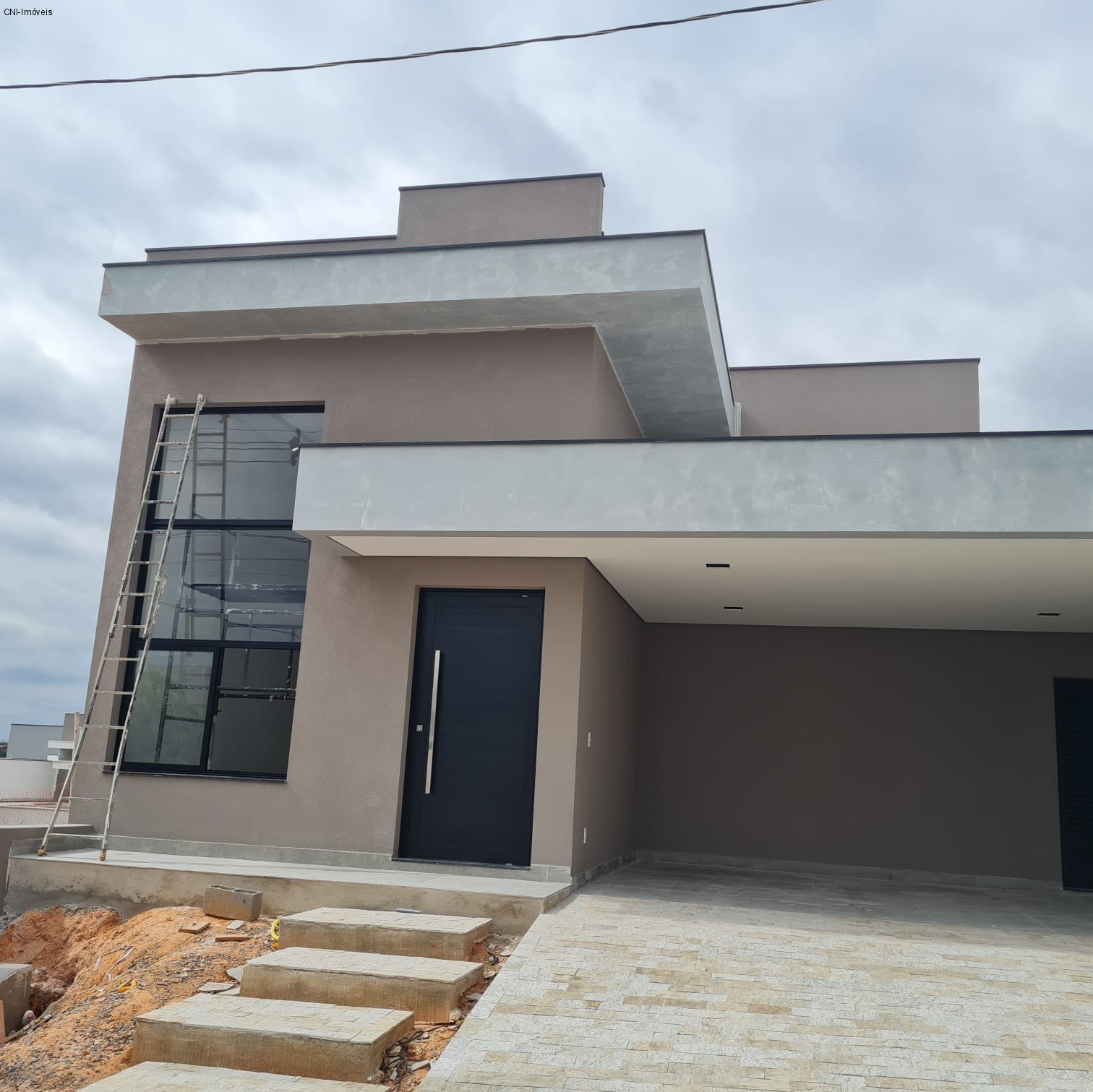 Casa à venda com 3 quartos, 150m² - Foto 1