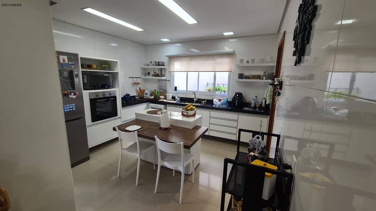 Casa à venda com 3 quartos, 229m² - Foto 13