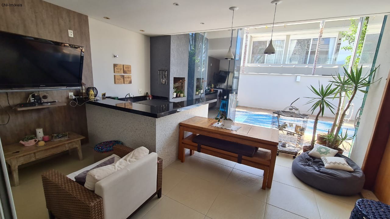 Casa à venda com 3 quartos, 229m² - Foto 10