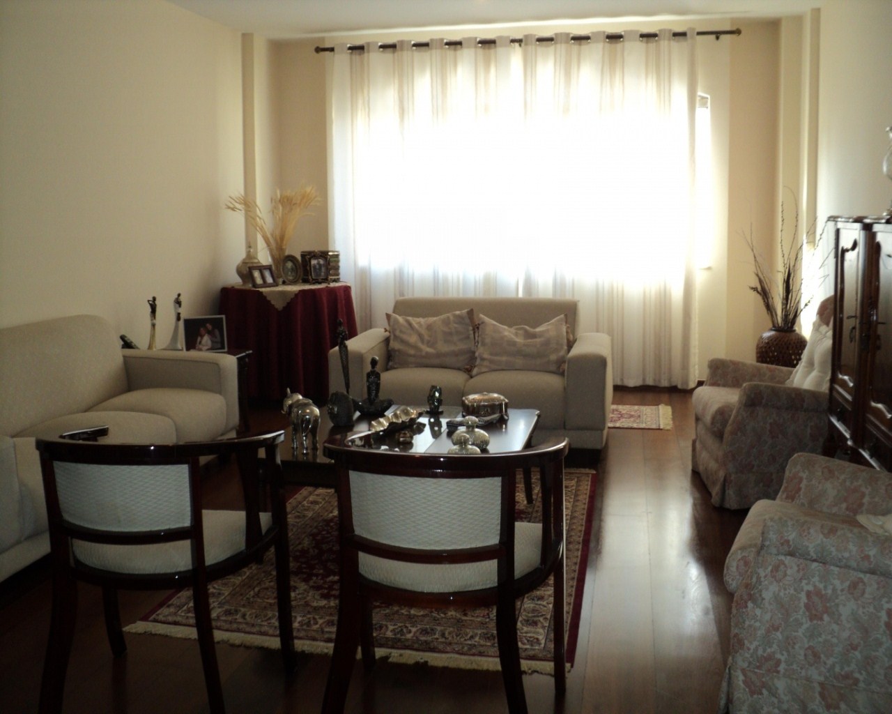 Apartamento à venda com 3 quartos, 188m² - Foto 3