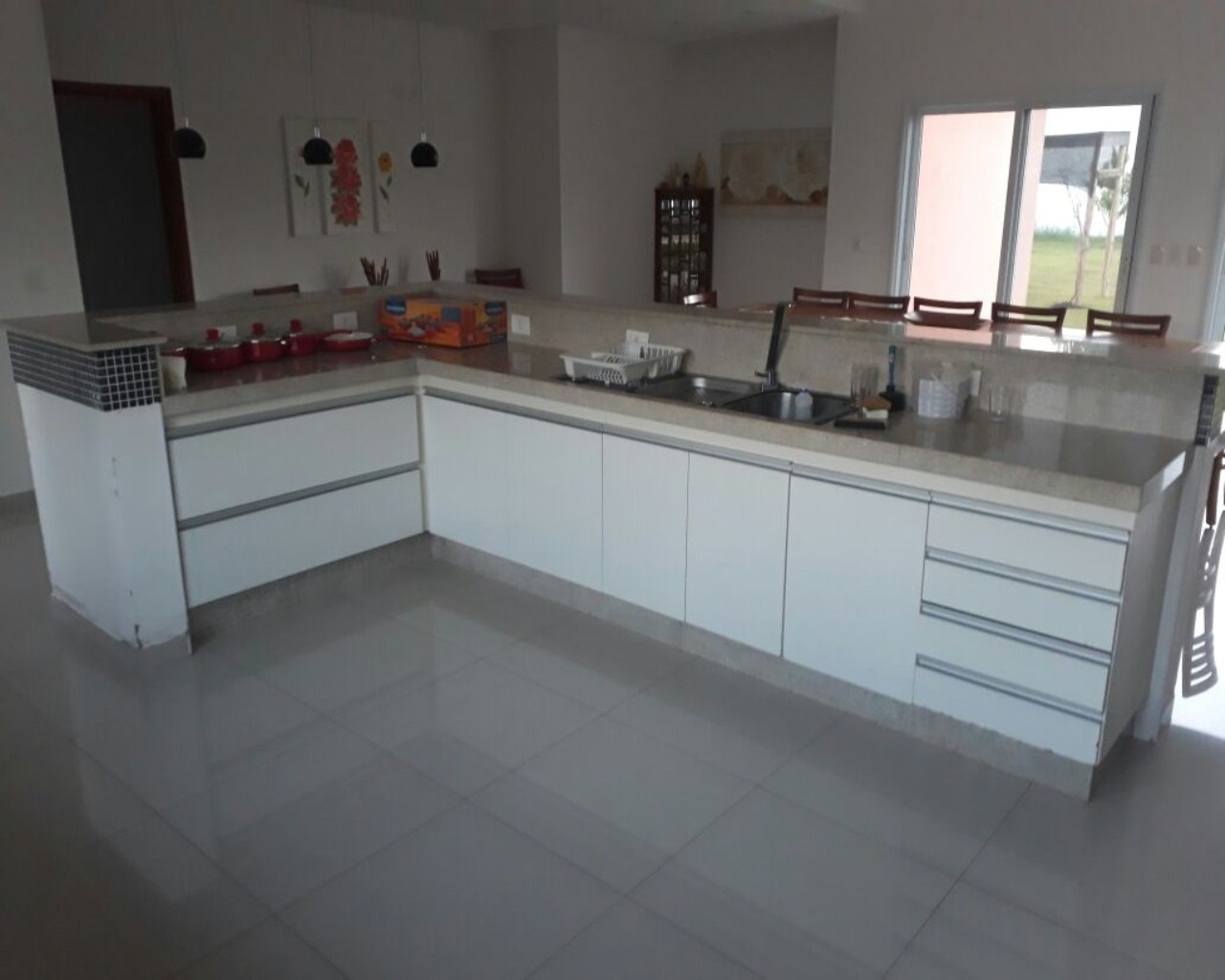 Casa à venda com 3 quartos, 180m² - Foto 2