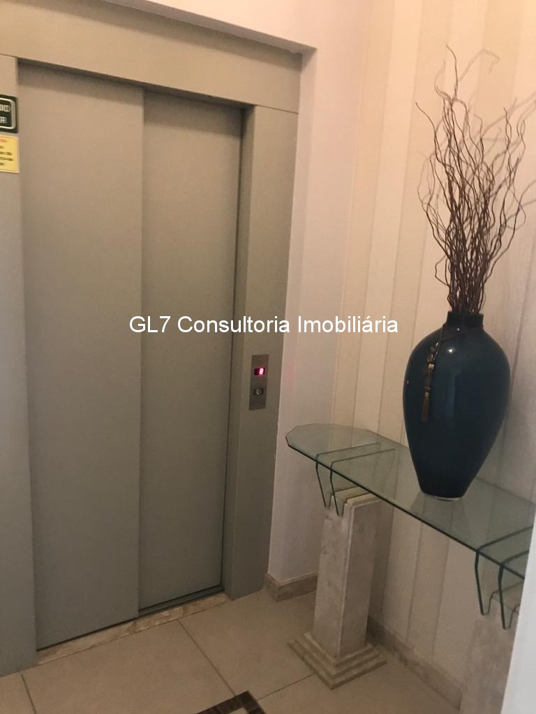 Apartamento à venda com 4 quartos, 188m² - Foto 2