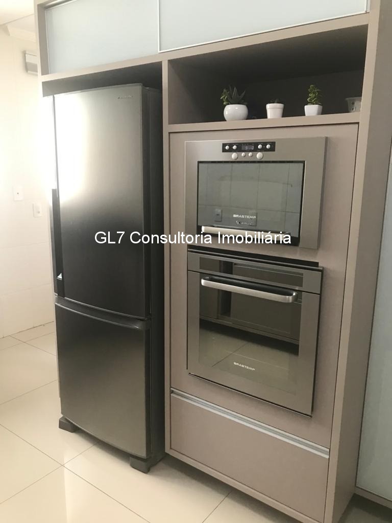 Apartamento à venda com 4 quartos, 188m² - Foto 8